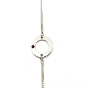 OS - צמיד כסף, חישוק קטן, משובץ באבן רובי אדומה