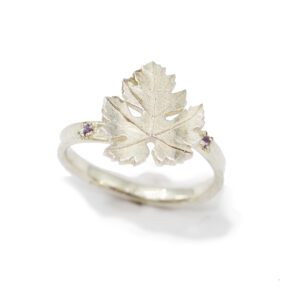 עלים - טבעת כסף, עלה גפן, ואבני אמטיסט סגולות