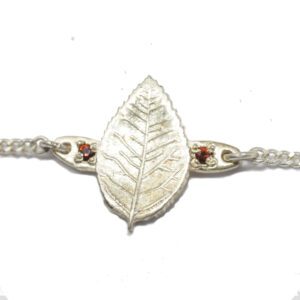 עלים - צמיד כסף, עלה ורד ואבני גראנט אדומות