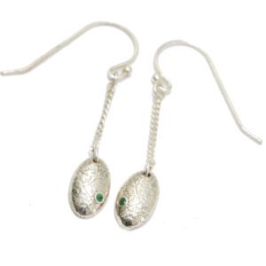 TS – עגילי כסף, פרחוני, אבן אמרלד ירוקה